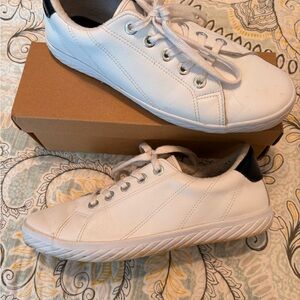 Tommy Bahama White Athletic Shoes
